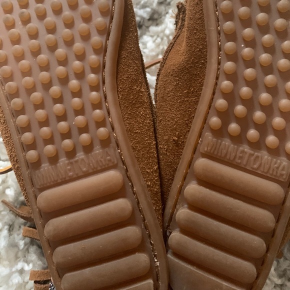 Minnetonka fringe boot NWOT women’s size 7 - Picture 5 of 5